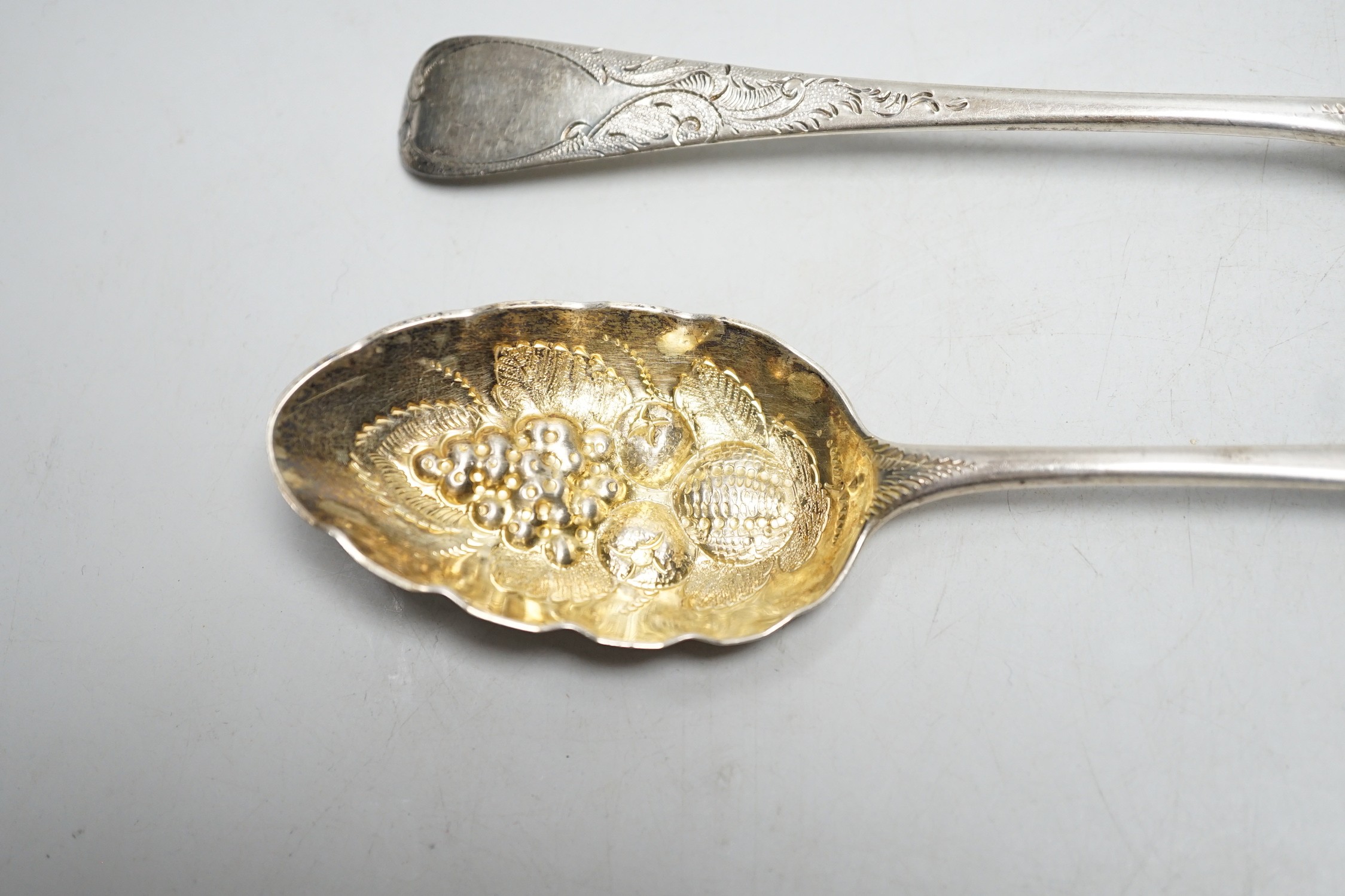 A pair of early Victorian silver Old English pattern 'berry' spoons, Mary Chawner, London, 1839, 21.9cm, 3.6oz.